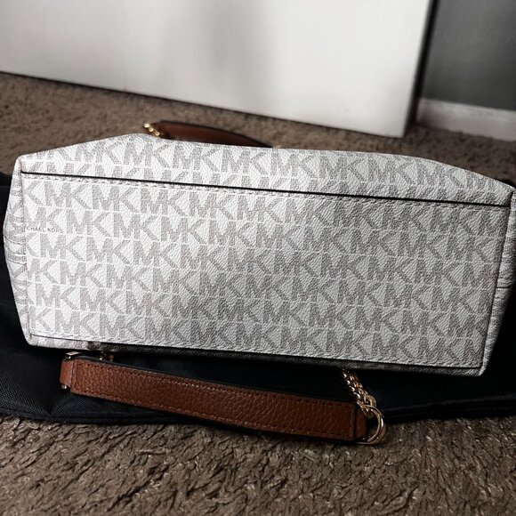 Michael Kors Jet Set Medium Chain Messenger - Picture 4 of 6